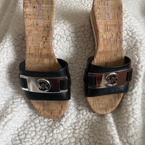Sandals with cork base